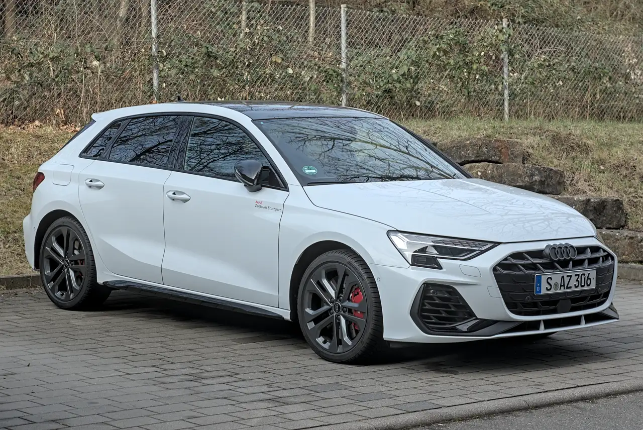 Audi A3 8Y en occasion — vue trois-quarts avant