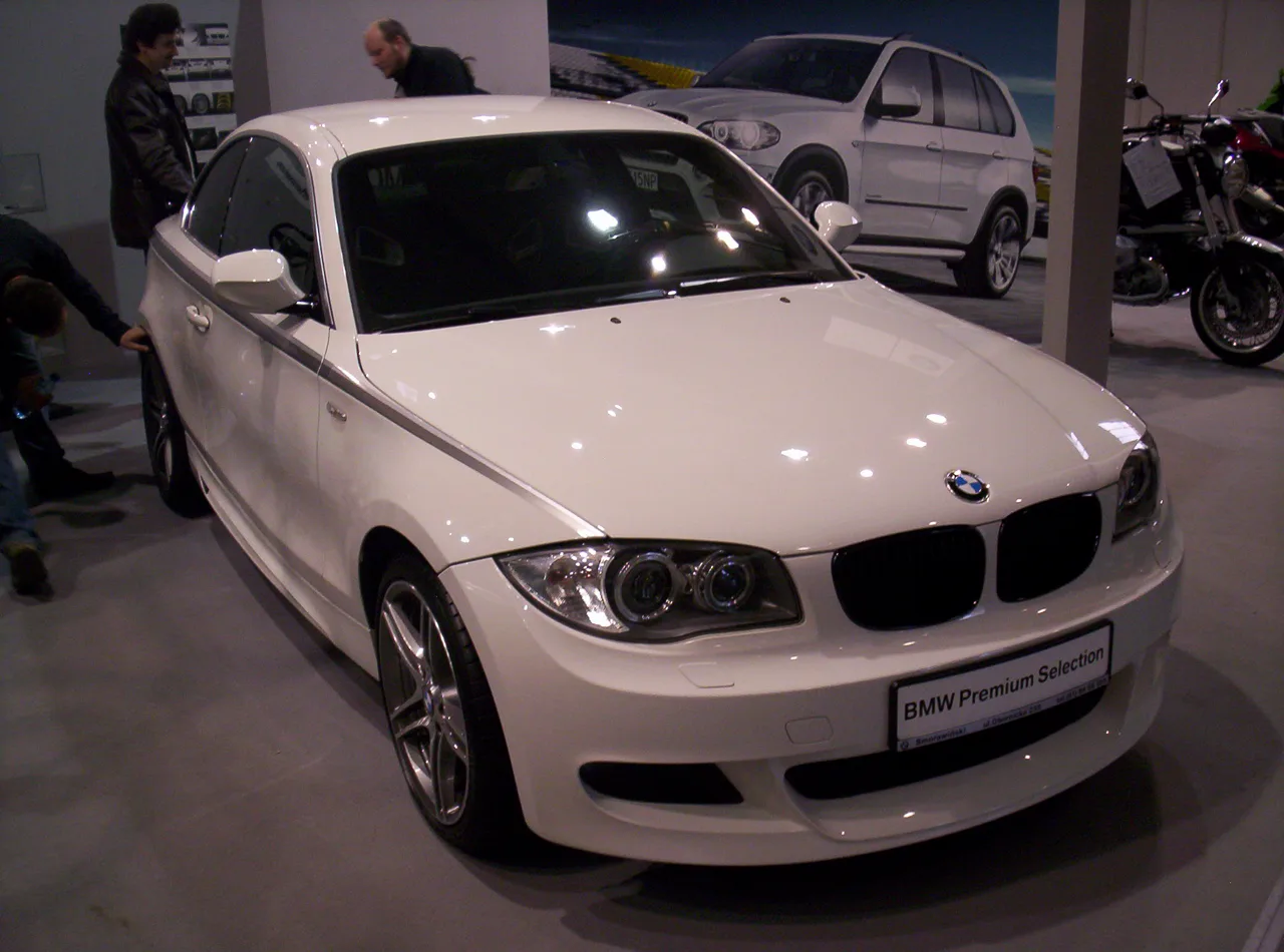 BMW Série 1 Coupé en occasion — vue trois-quarts avant