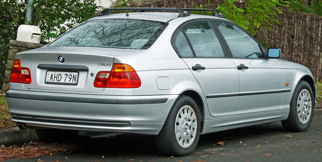 BMW Série 3 E46 en occasion — vue trois-quarts avant