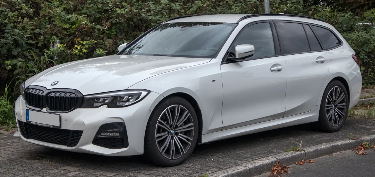 BMW Série 3 Touring en occasion — vue trois-quarts avant