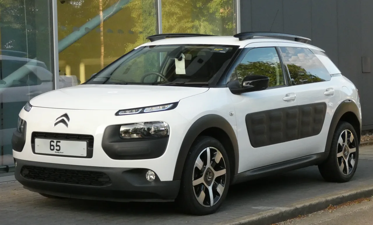 Citroën C4 Cactus en occasion — vue trois-quarts avant