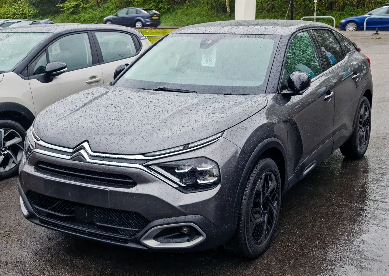 Citroën C4 en occasion — vue trois-quarts avant