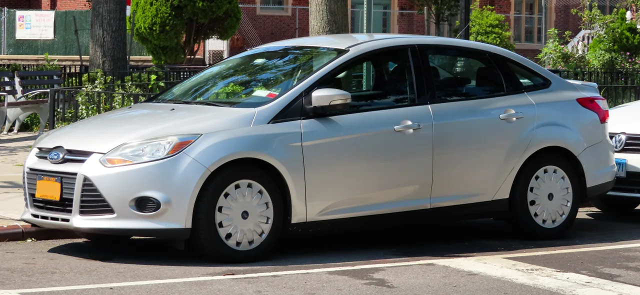 Ford Focus — vue trois-quarts avant