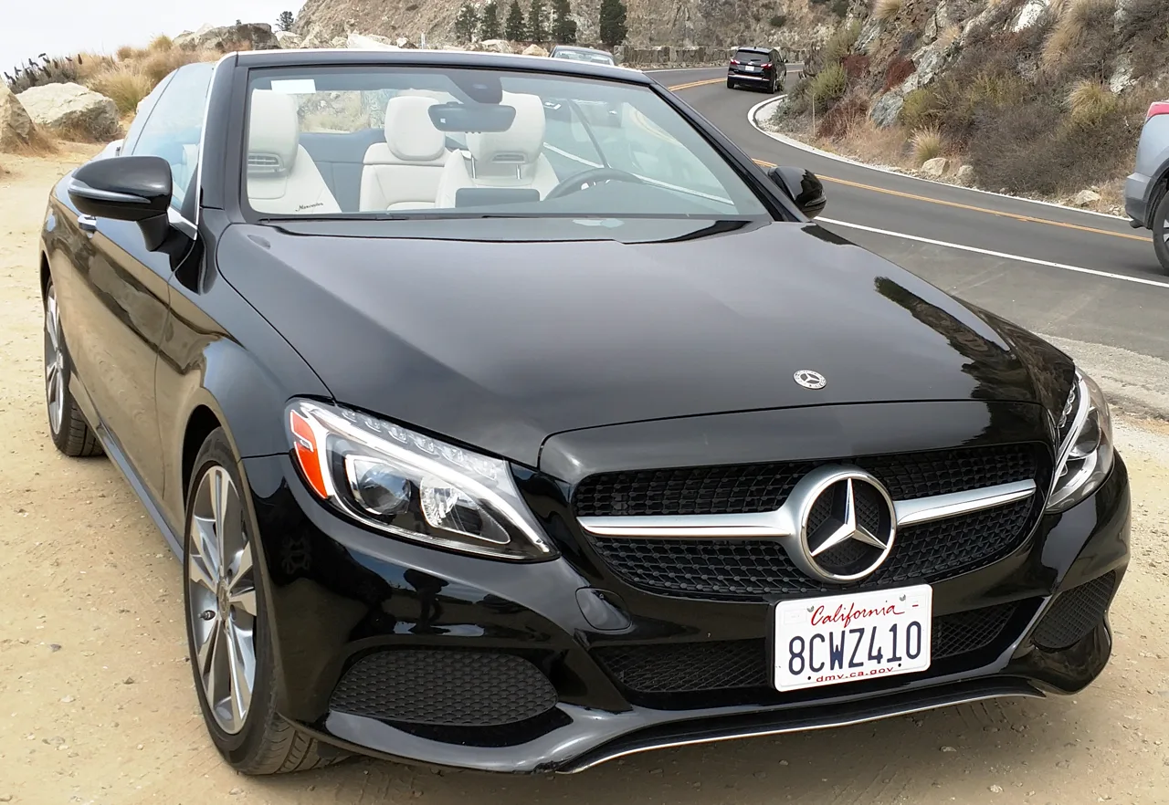 Mercedes Classe C Cabriolet en occasion — vue trois-quarts avant