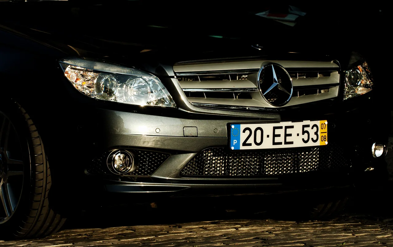 Mercedes Classe C W204 en occasion — vue trois-quarts avant