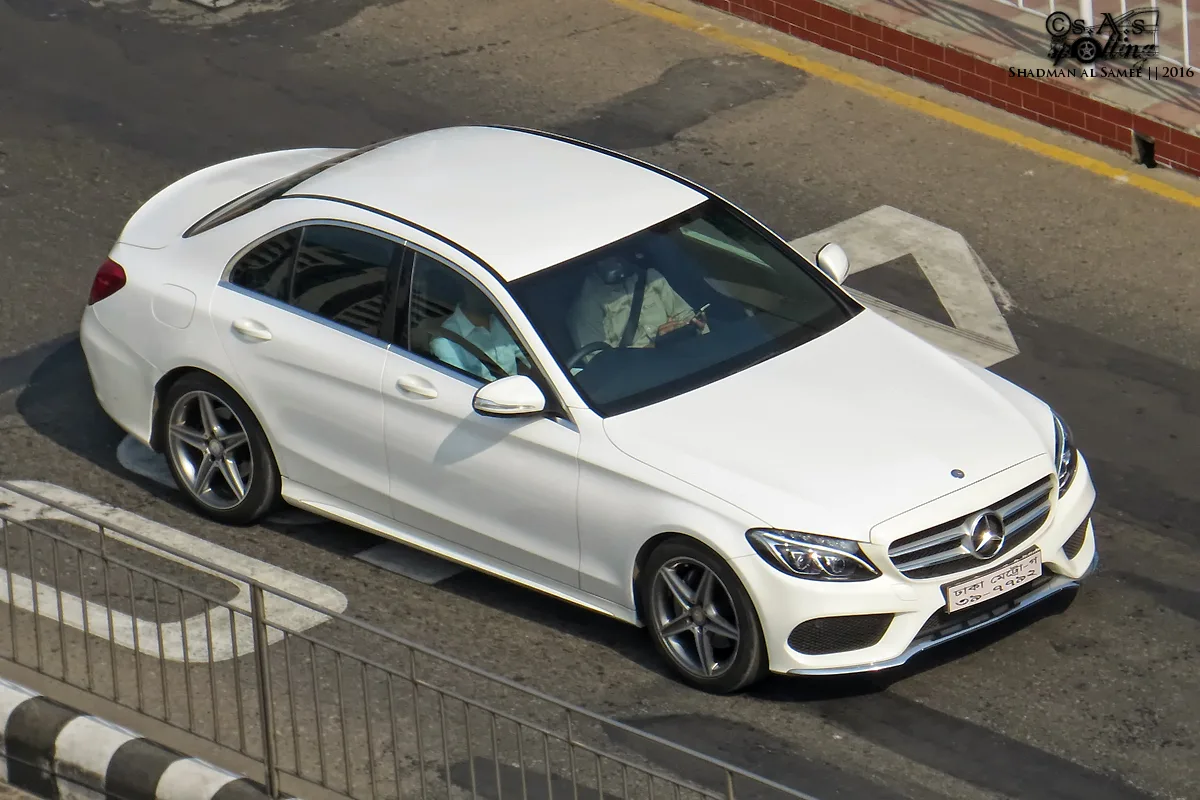 Mercedes Classe C en occasion — vue trois-quarts avant