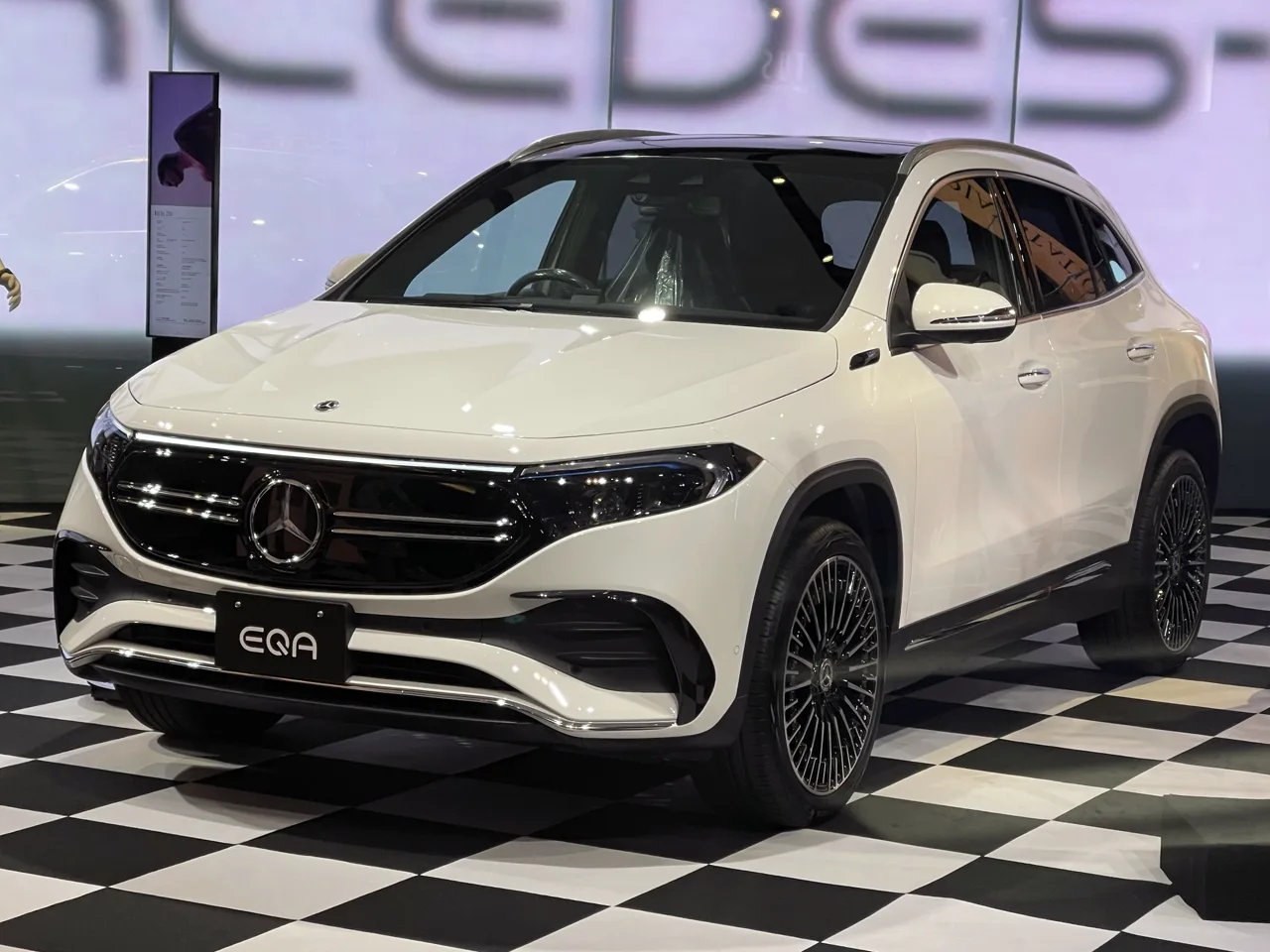 Mercedes EQA H243 en occasion — vue trois-quarts avant