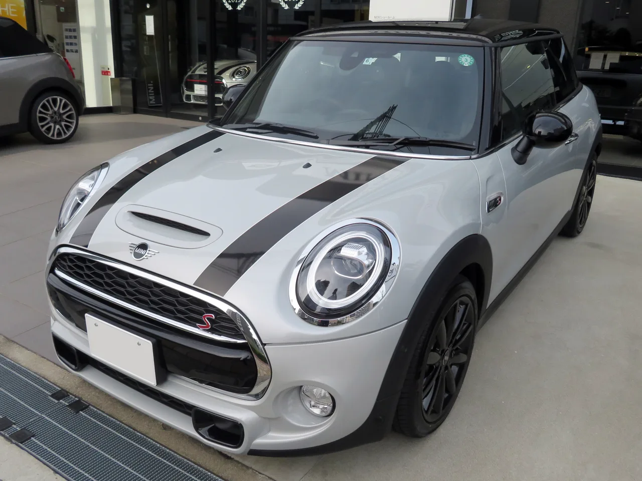 Mini Cooper en occasion — vue trois-quarts avant