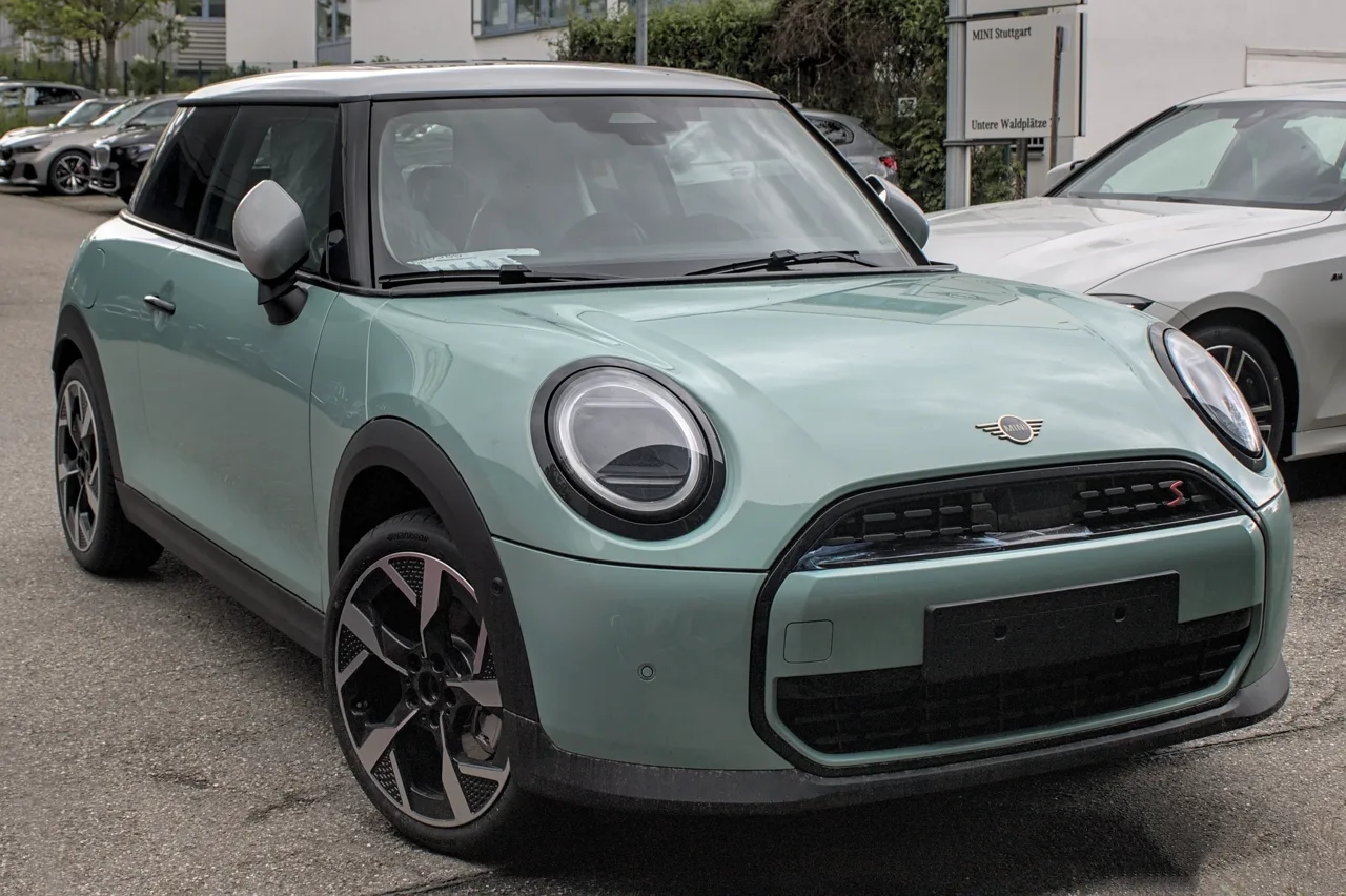 Mini Cooper F66 / J01 en occasion — vue trois-quarts avant