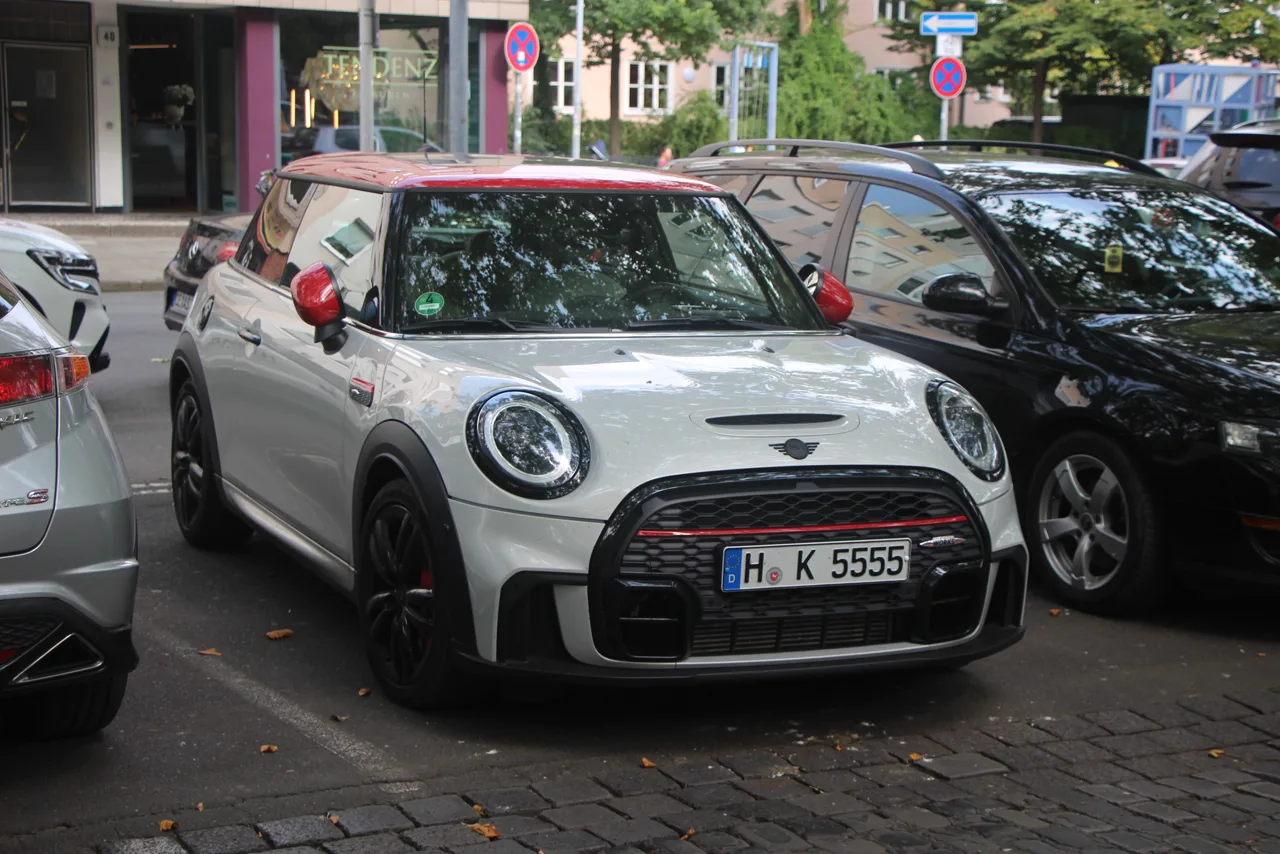 Mini Cooper JCW (John Cooper Works) en occasion — vue trois-quarts avant