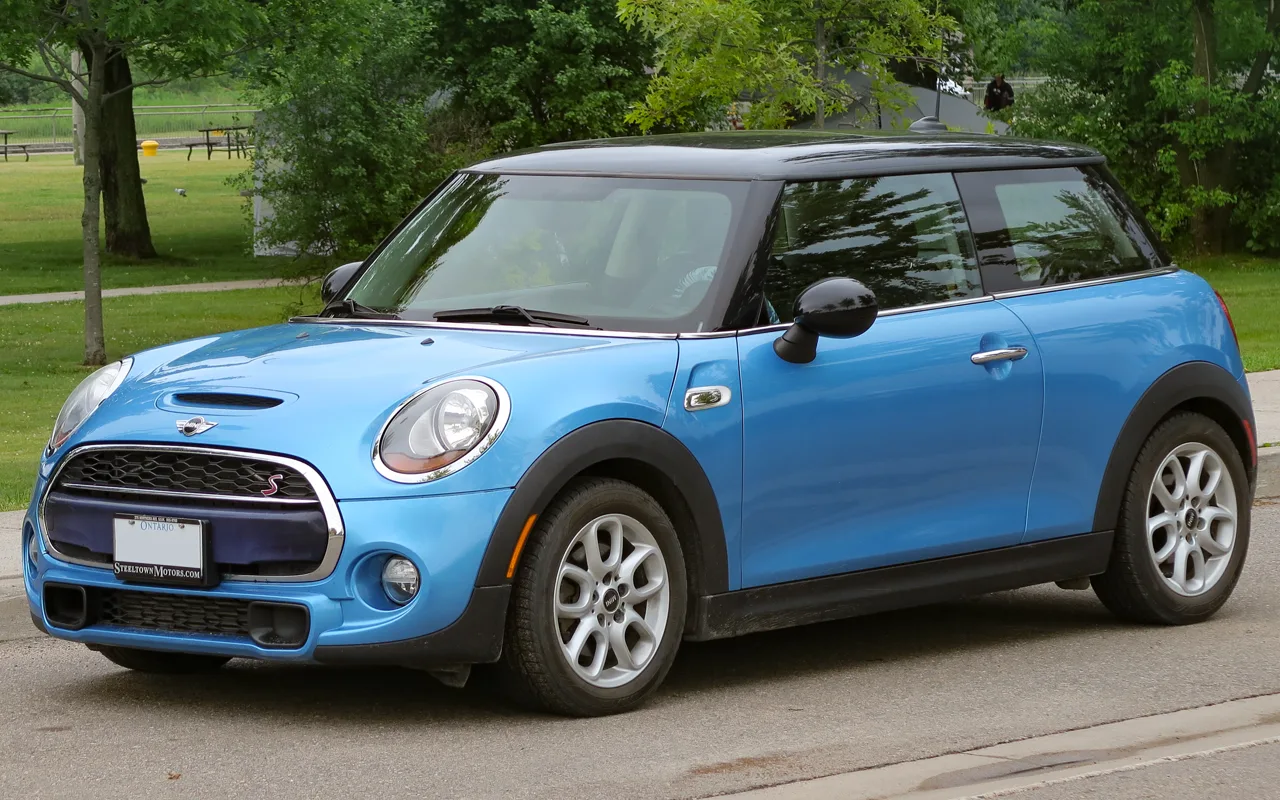Mini Cooper S en occasion — vue trois-quarts avant