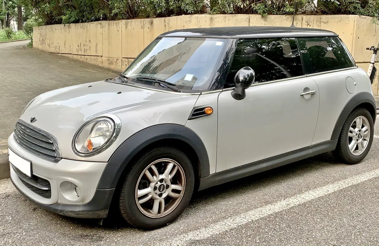Mini Cooper en occasion — vue trois-quarts avant