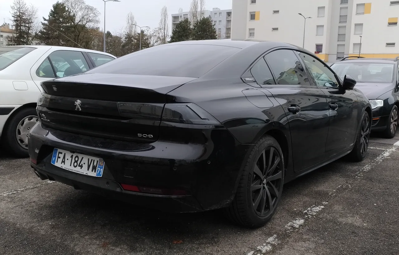 Peugeot 508 en occasion — vue trois-quarts avant