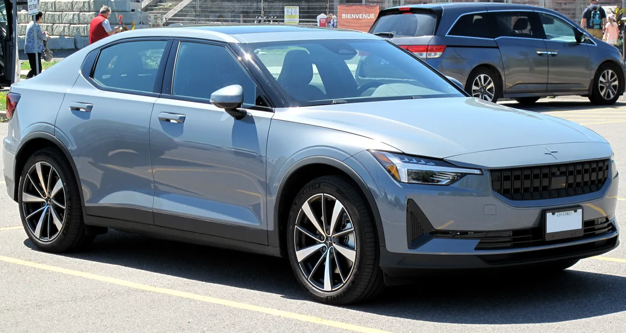 Polestar 2 en occasion — vue trois-quarts avant