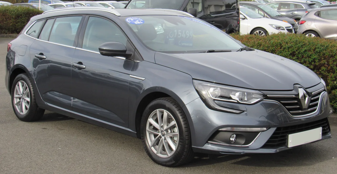 Renault Megane 4 en occasion — vue trois-quarts avant