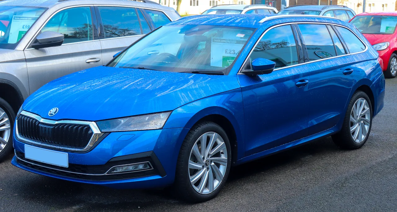 Skoda Octavia IV en occasion — vue trois-quarts avant