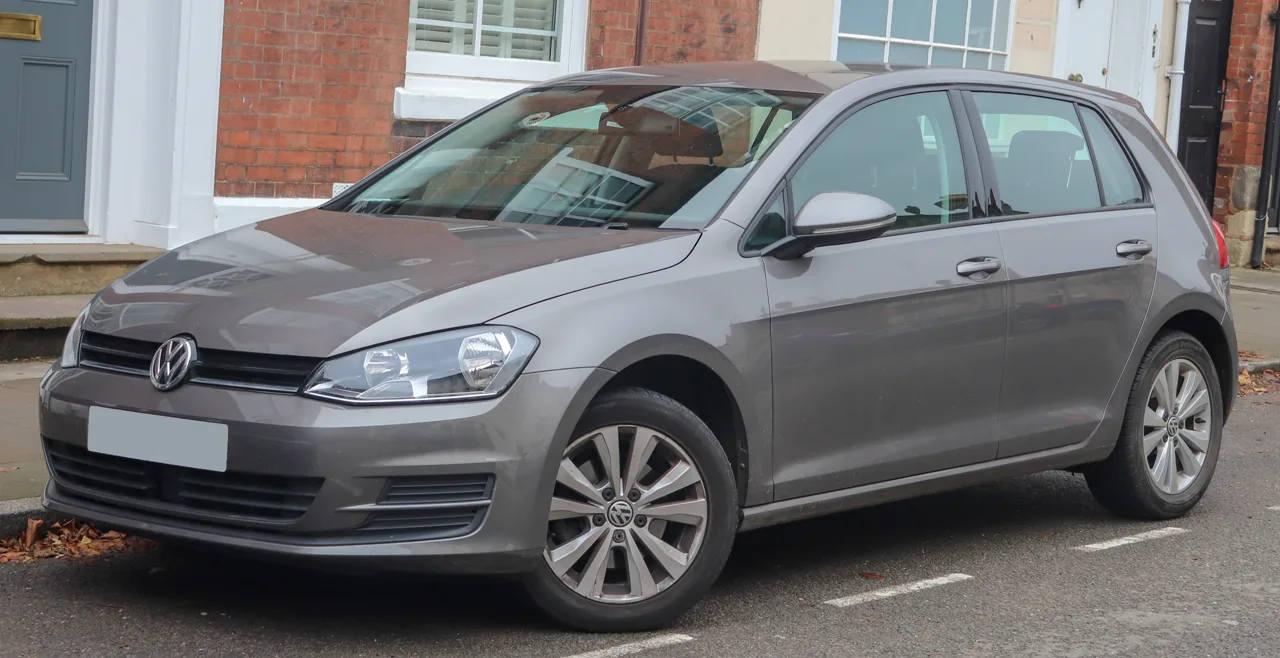 Volkswagen Golf VII en occasion — vue trois-quarts avant