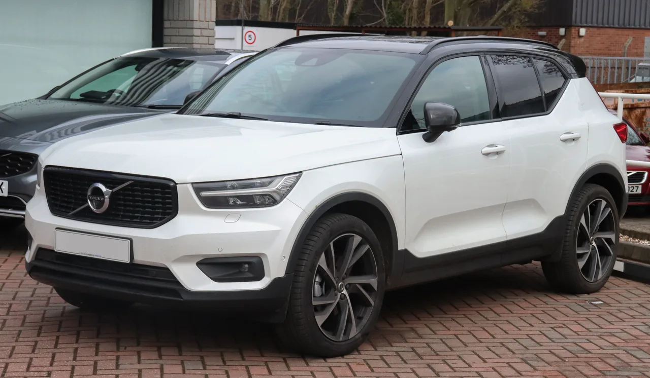 Volvo XC40 / EX40 en occasion — vue trois-quarts avant